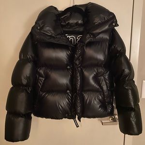 Aritzia black megapuff